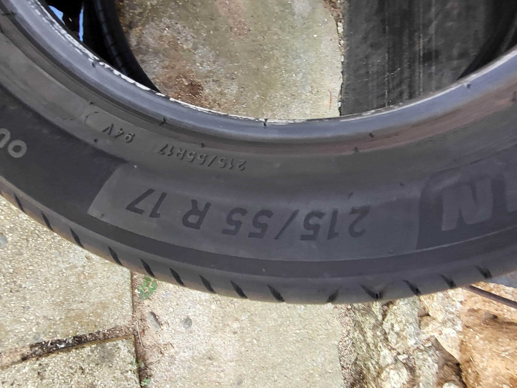 2бр 215/55/17 мишелин много запазени малко карани 22г