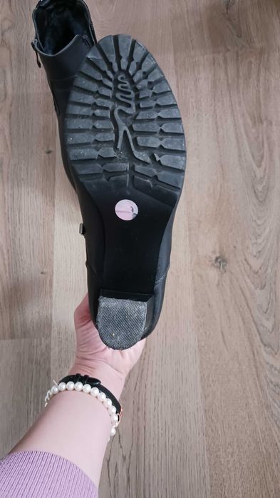 Дамски боти на ток