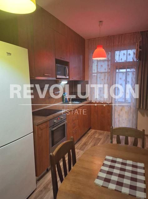 Дава се под наем Тристаен апартамент в Варна, ЖП Гара - 80 кв.м за 550 € - Снимка #3