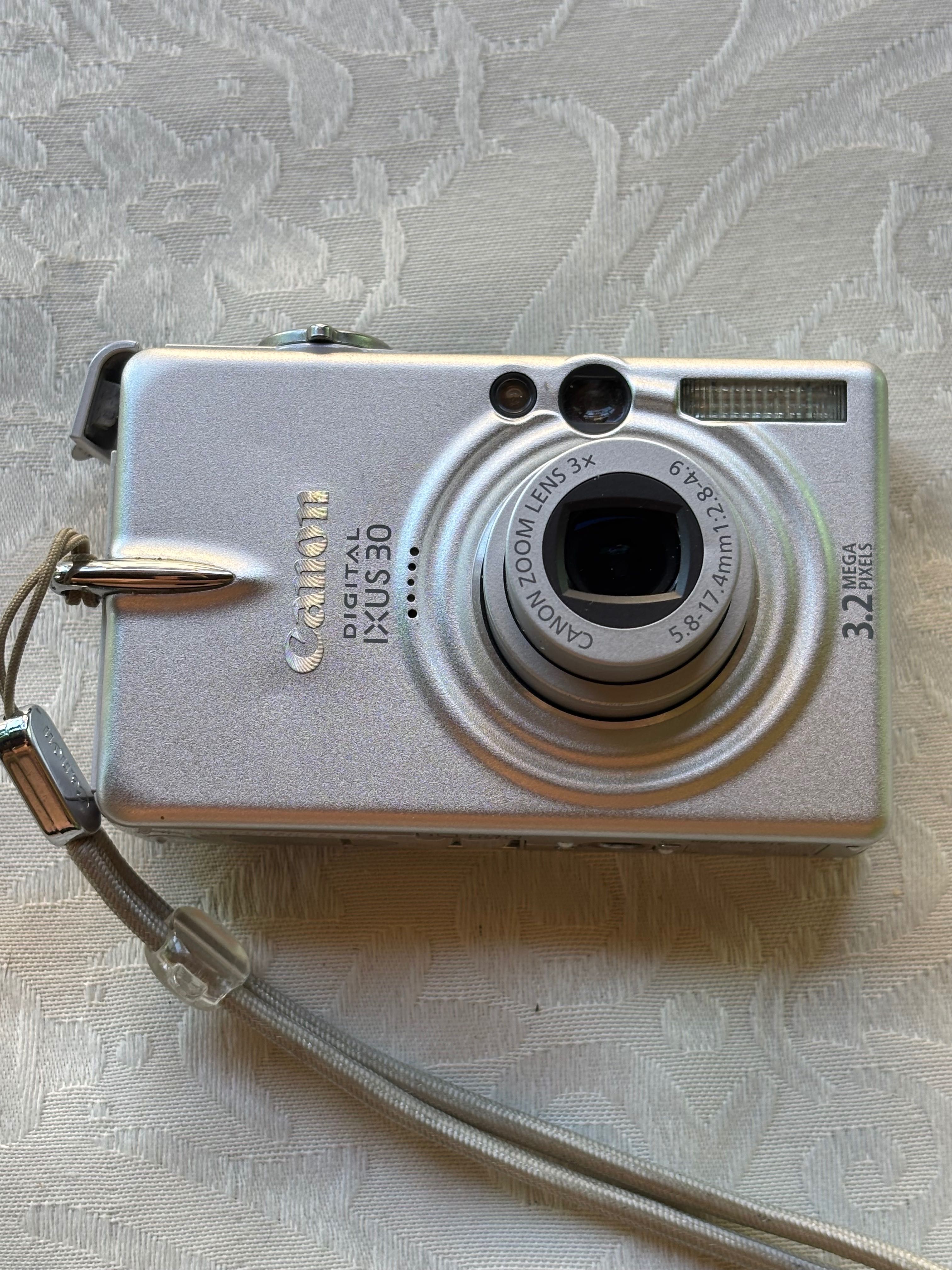 Камера digital IXUS 30
