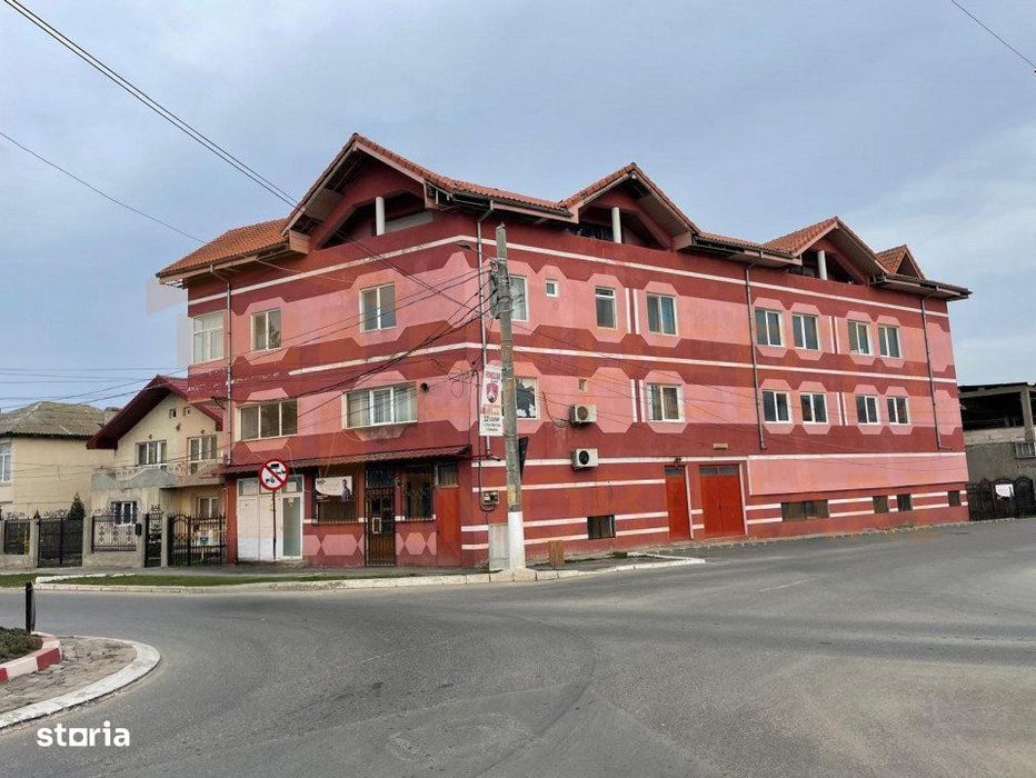 VILA cu spatii comerciale situata in zona CUMPANA