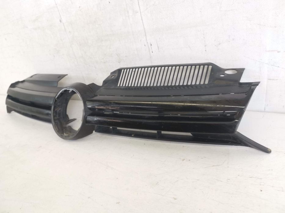 Радиаторна решетка Фолксваген / Volkswagen VW Golf 6 Оригинална В Добр