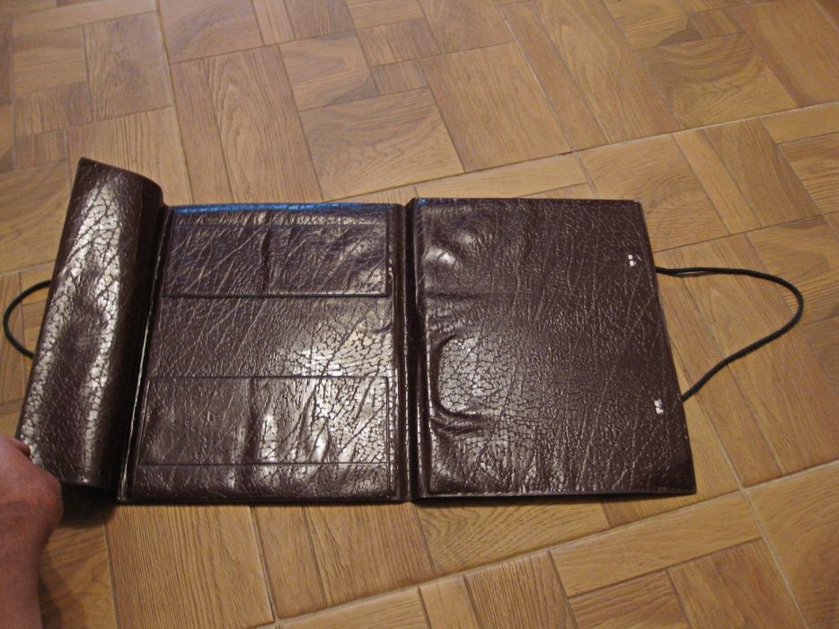 Папка для нот - в идеальном состоянии.