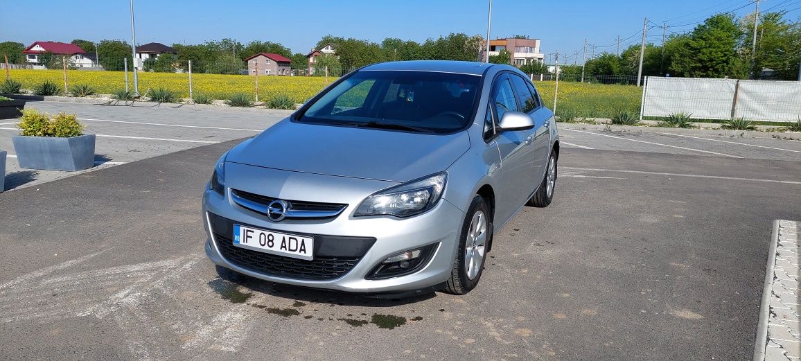 Opel Astra J 1.6 benzina 2014