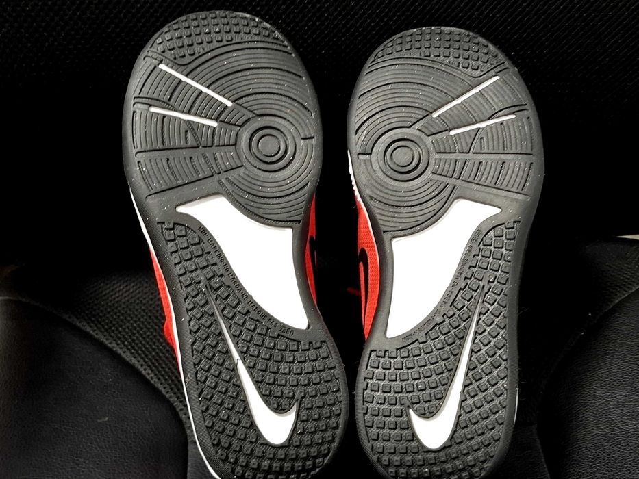 Червени Маратонки Nike. 37.5 номер