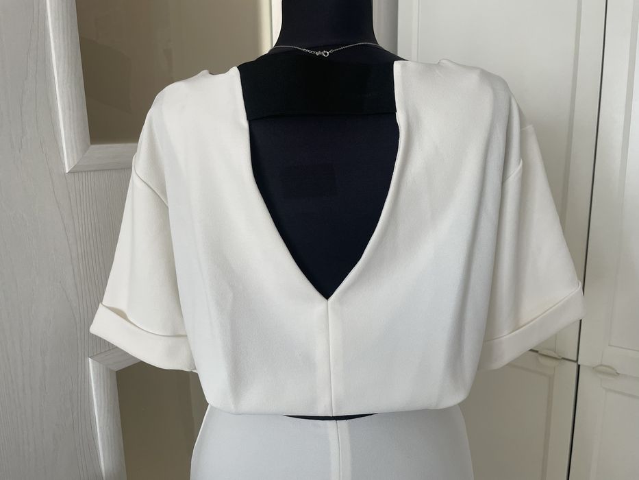 Бяла елеганта рокля Reserved