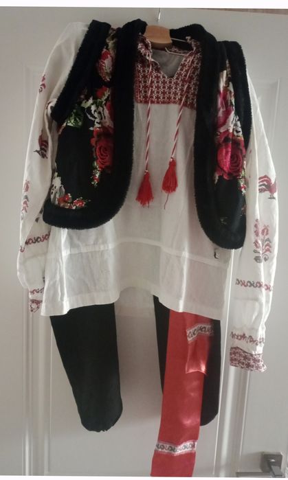 Продам Молдавский костюм .