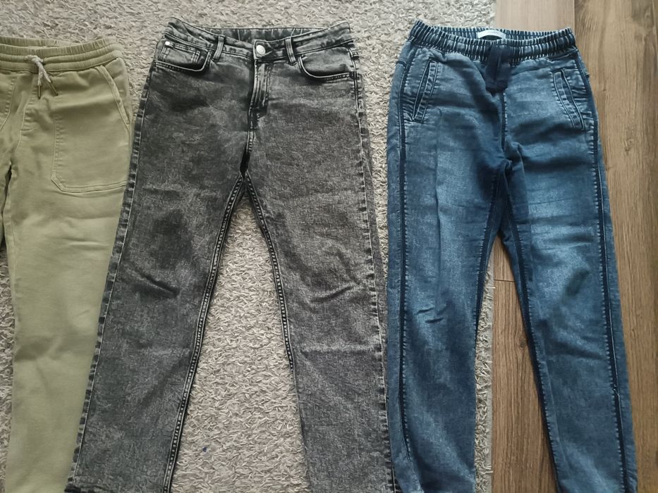 Blugi băiat mărimea 10-11 ani