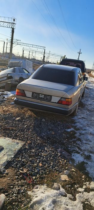 Мерседес 220е на запчасти