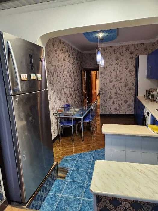 Квартира 2-комн., 75 м², евро, Алайский Банковский дом, эт. 2/9