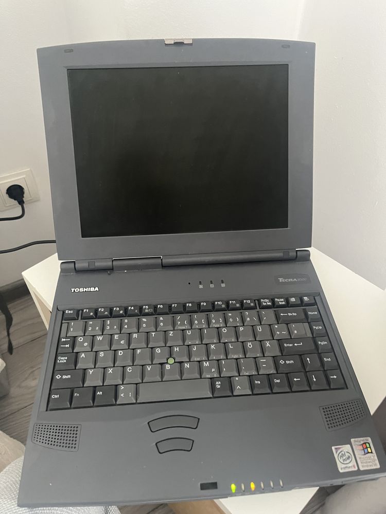 Laptop Toshiba tecra 8000, colecție