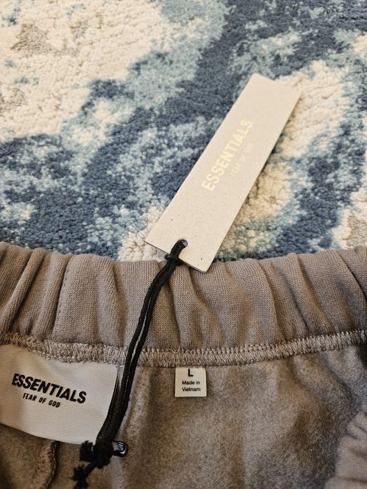 pantaloni scurți essentials