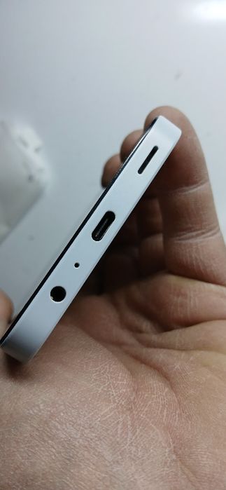 SAMSUNG  A15  6/128 сотилади.