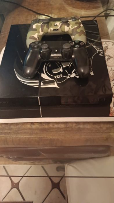 Продам Playstation 4
