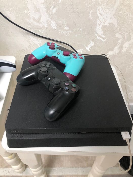 PlayStation 4 slim 1TB