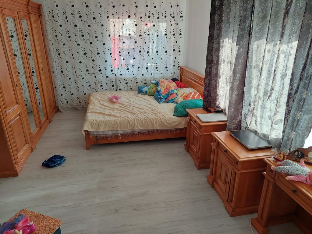 Apartament 3 camere zonă foarte liniștită ideal pentru oameni invarsta