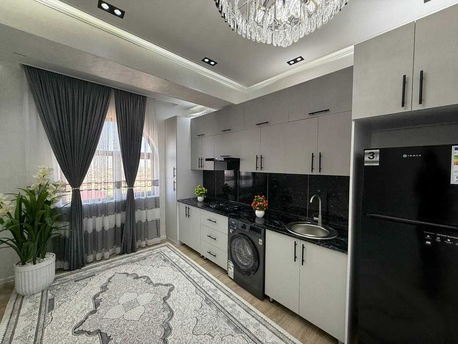 Продаётся 2х комнатная квартира с евроремонтом и лифтом в городе