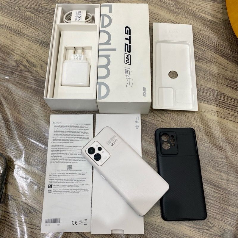 Realme GT 2 Pro Paper White 12+12/256 Holati Ideal