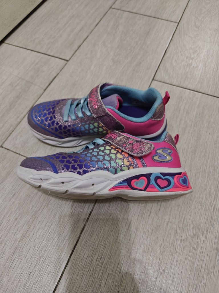 Кросовки для девочки skechers