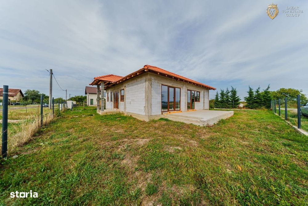 Casă de vânzare cu 3 camere in Mândruloc