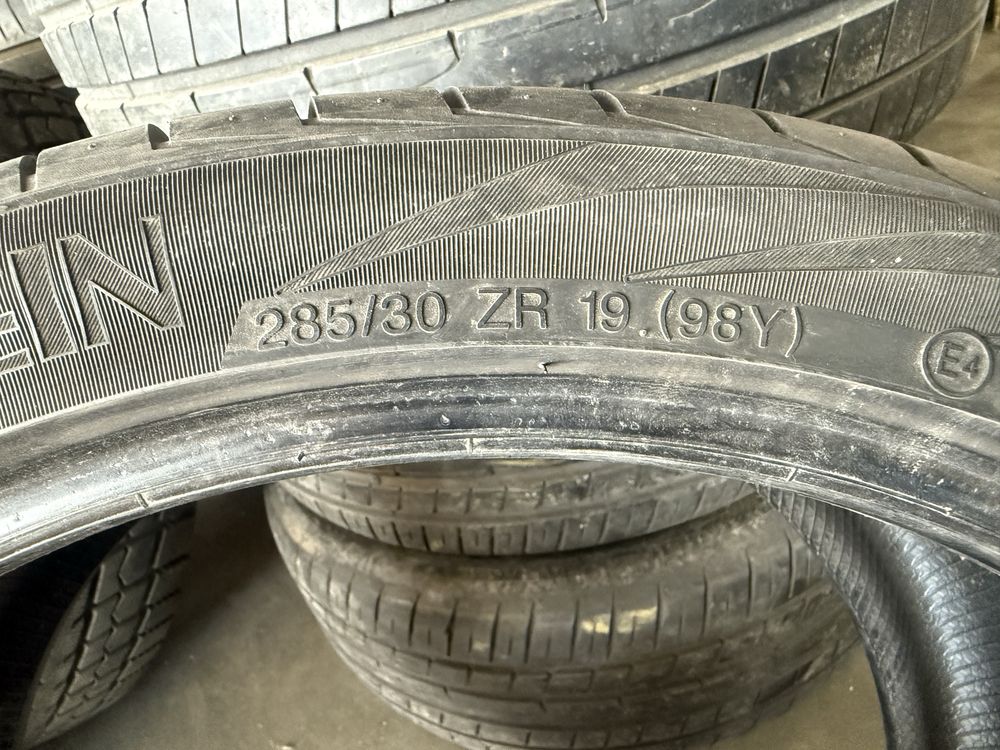 Vredestein 285/30/19