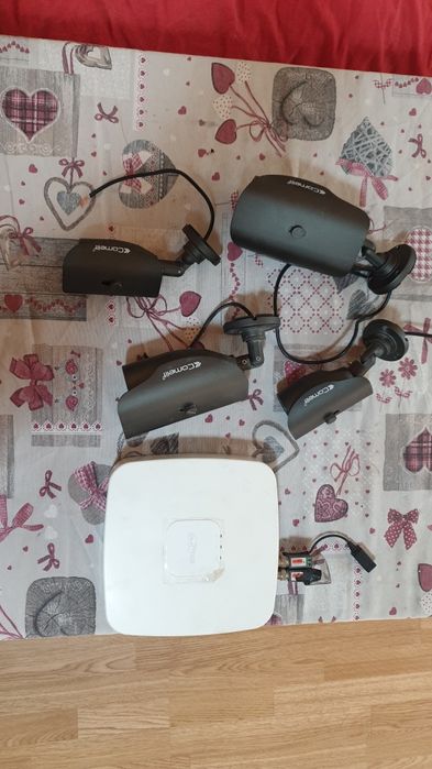 Комплект Камери за видеонаблюдение Comelit с DVR