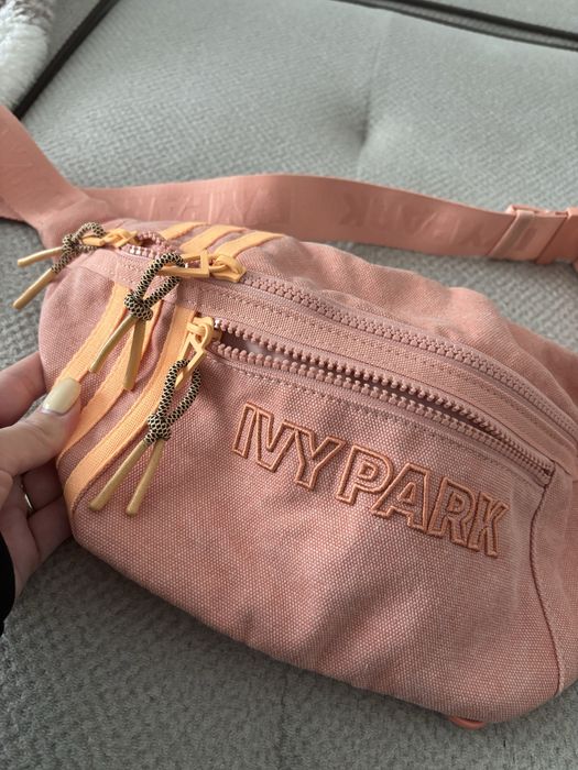 Унисекс чанта Adidas IVY PARK