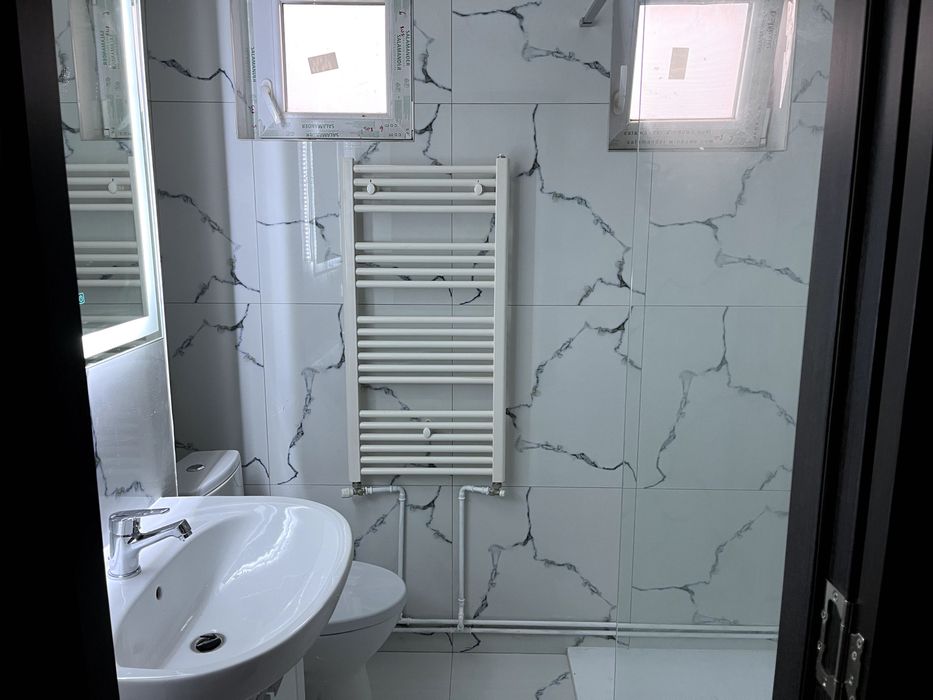 Proprietar, Vând Apartament cu 4 camere, Bulevardul Independenței