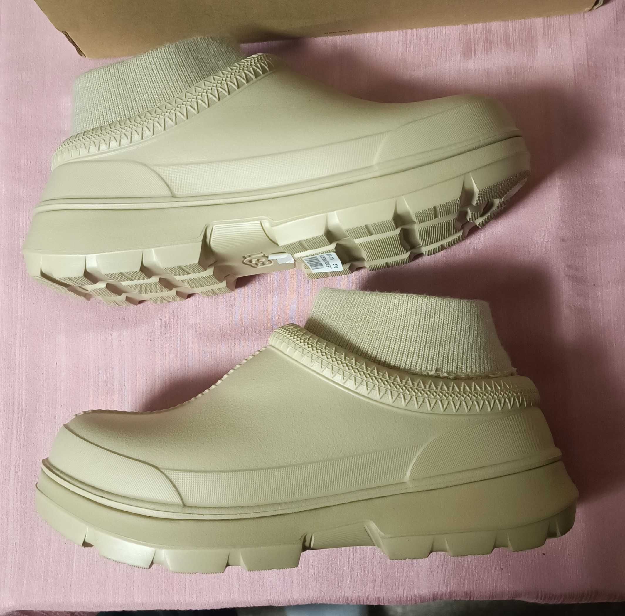 Чисто нови оригинални ниски ботуши UGG Tasman X sock boots 37 номер