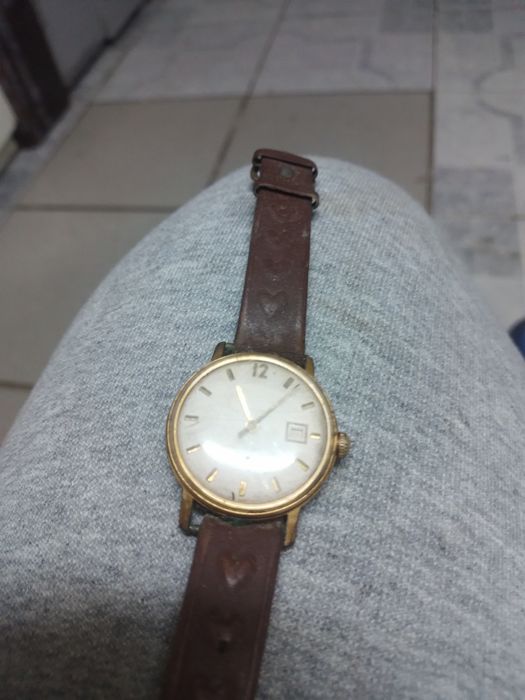 Ceas mecanic zaria cric haragaz cu   4 ochiuri si cuptor functional