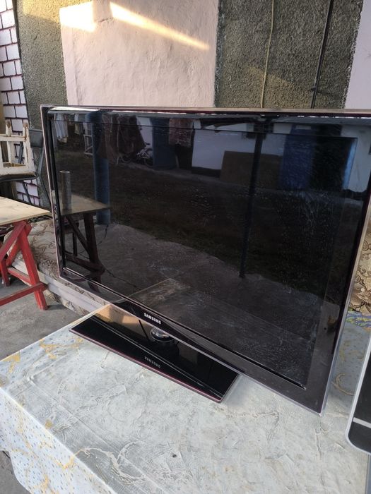 Телевизор в очень хорошем состоянии отдам  по низкой цене