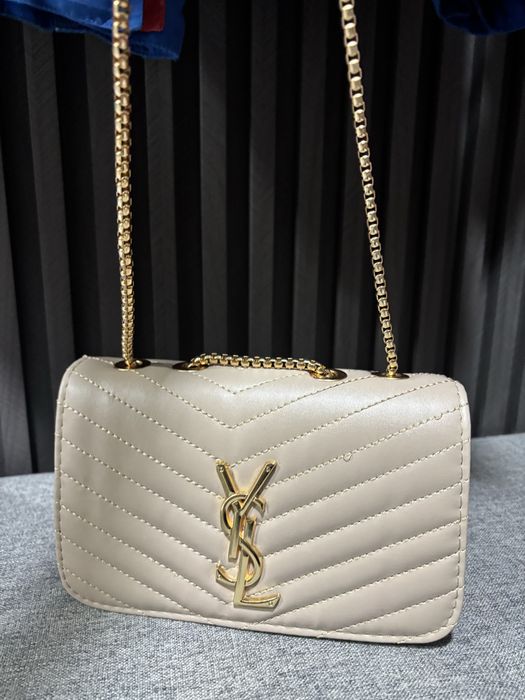 Бежова дамска чанта