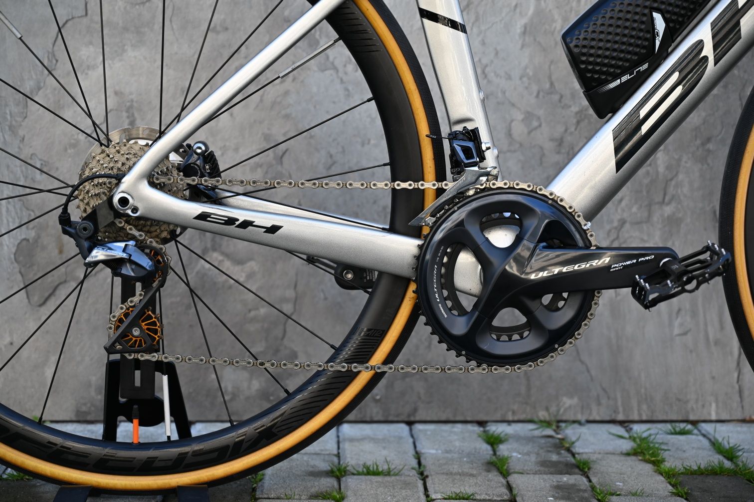 Карбонов шосеен велосипед BH RS1 3.5 Shimano ULTEGRA 2022 Размер 52