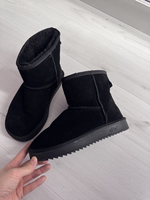 Продам угги в отличном сост