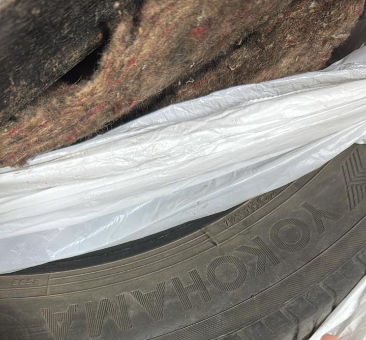 Продам комплект резины……………………….………….