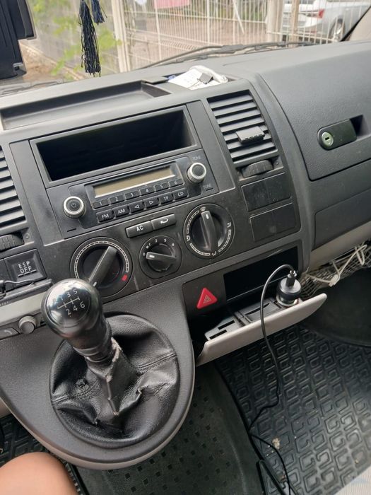 Mașina Wolkswagen T5