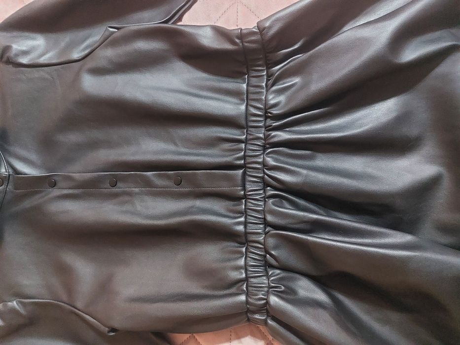 Кожена рокля- Reserved