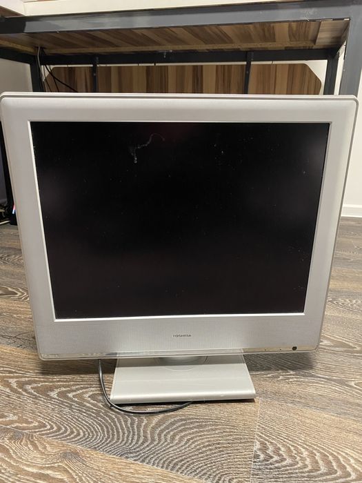 Старые телевизоры Toshiba и TDV