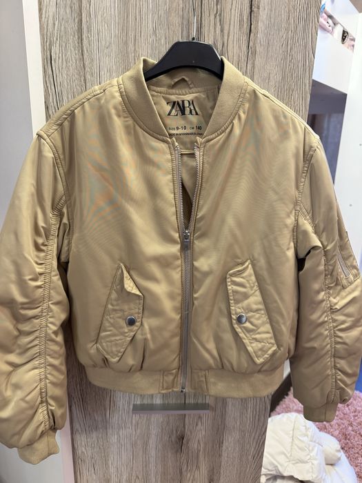 Два броя якета на марката Zara