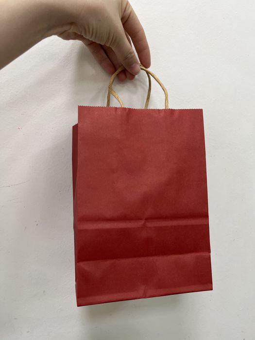 Подарочный пакет с крученой ручкой