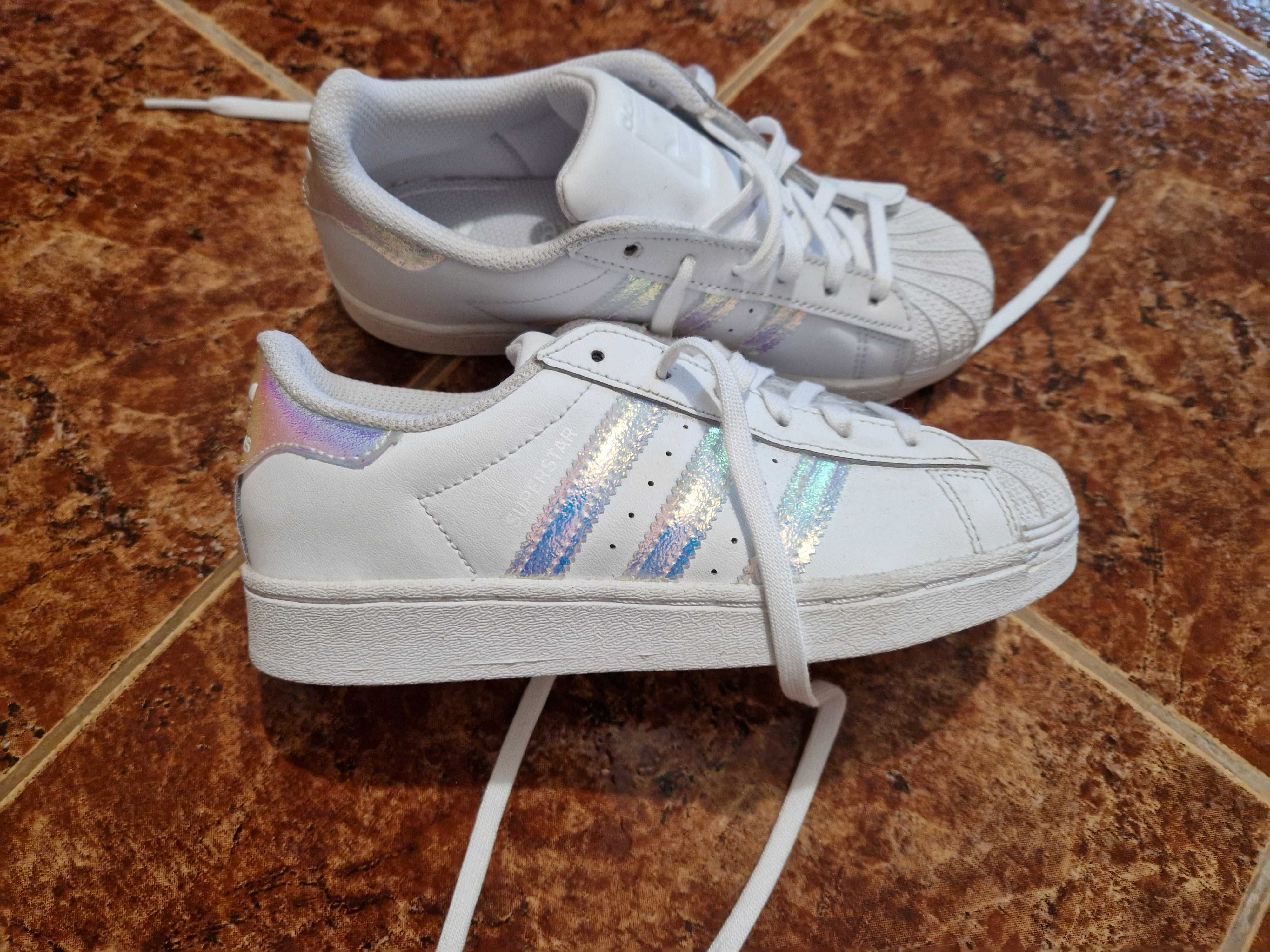 Маратонки adidas superstar