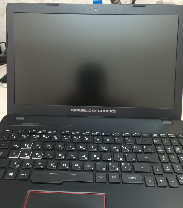 Asus Rog strix  ноутбук