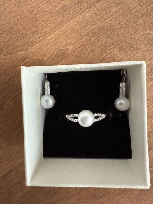 Продам новый серебрянный нобор с жемчугом