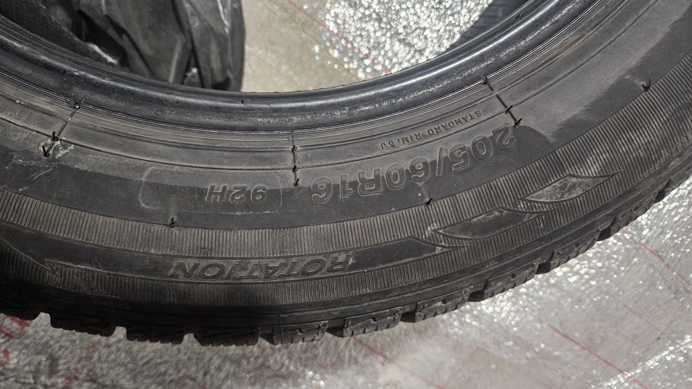 Зимние шины почти новый один сезон ездил