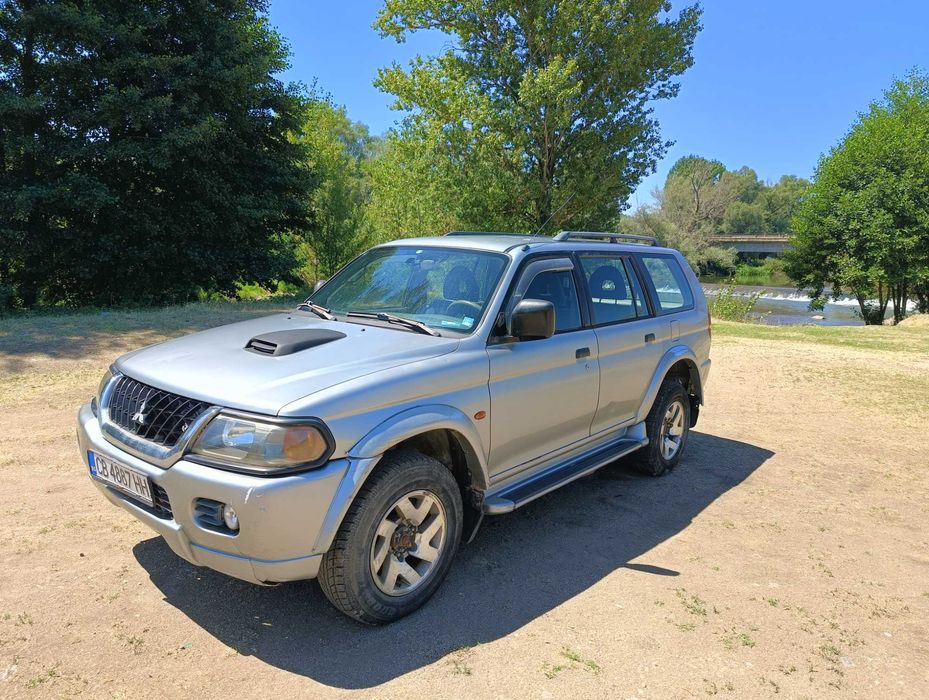 Джип Mitsubishi pajero sport