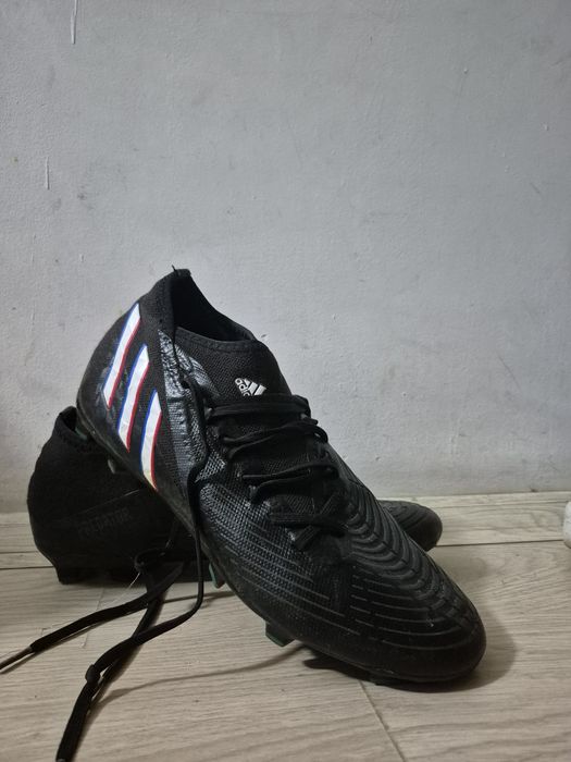 Ghete de fotbal Adidas Predator