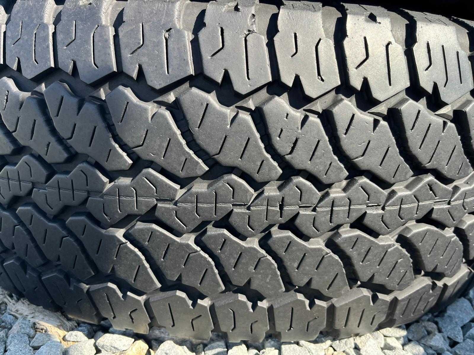 Anvelope All Terrain 285/70R17 General