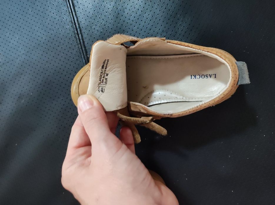 Tenisi piele lasocki