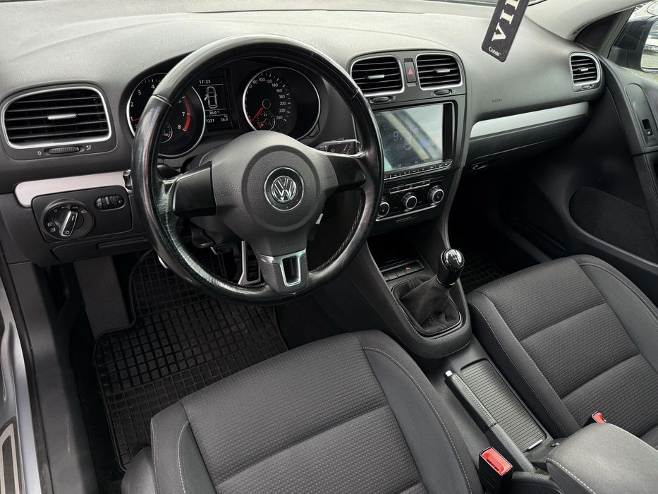 Volkswagen Golf 6 TEAM 1.2 TSI 86cp Euro5, Navigatie, Scaune incalzite