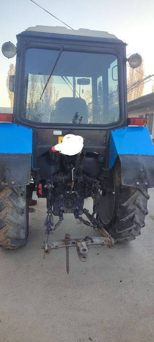 Срочна сотилади. Трактор 80.1 реал оладиганлар тел килинг.
